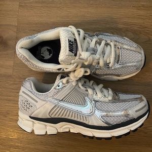 Nike Zoom Vomero 5 "Photon Dust" Women's Size 7